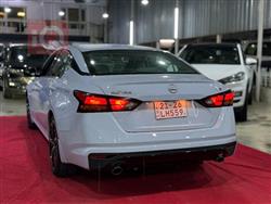 نيسان ألتيما